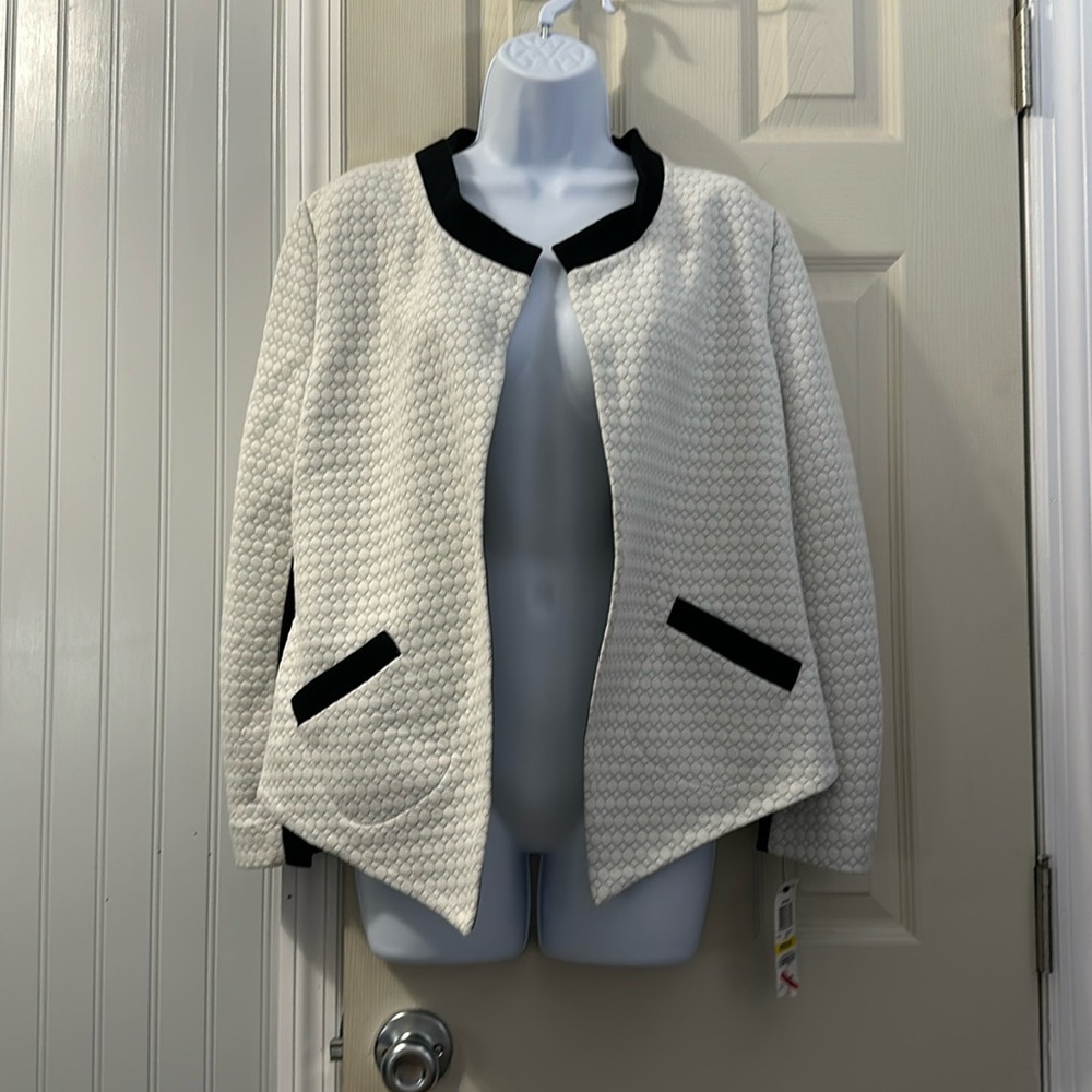 NWT Alfani Women's Open Blazer Size Medium White and Black